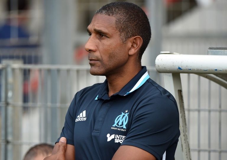 فرانك باسي مدرب فريق مارسيليا الأسبق رياض محرز
