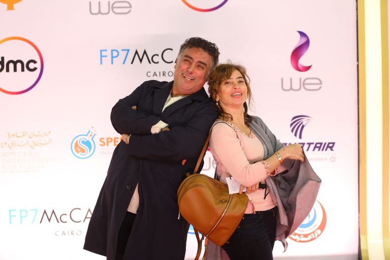 الفنان أحمد الفيشاوي وزوجته