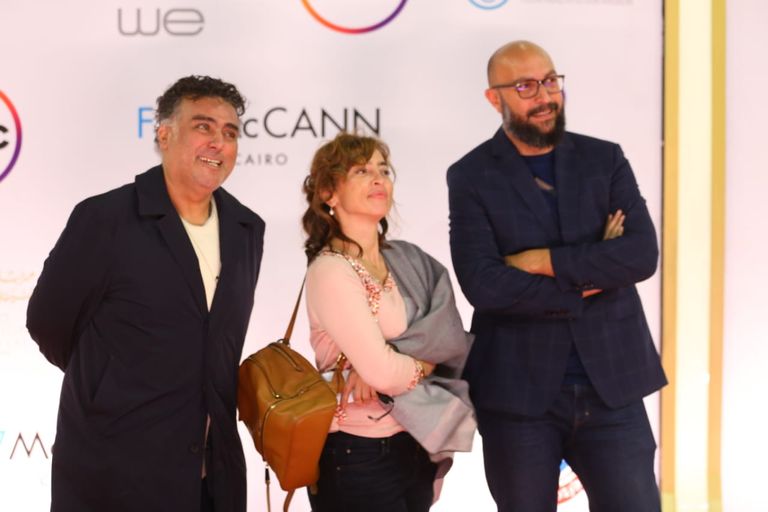 الفنان أحمد الفيشاوي وزوجته