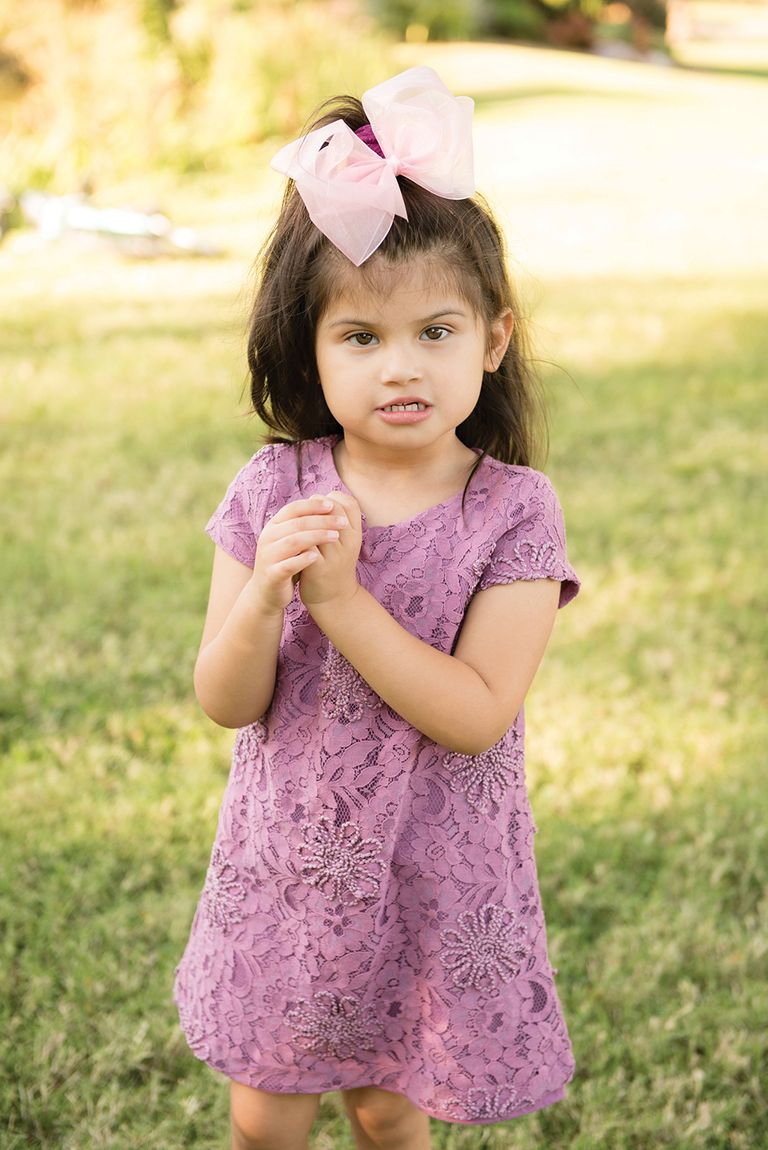 فتاة مصابة بمتلازمة ريت - أرشيفية متلازمة ريت تؤثر على النطق والمهارات الحركية