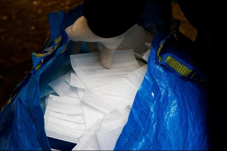 طالب كوري يعيد التدوير في زمن كورونا