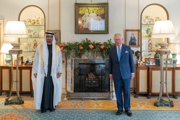 جانب من لقاء ولي عهد أبوظبي ورئيس وزراء بريطانيا