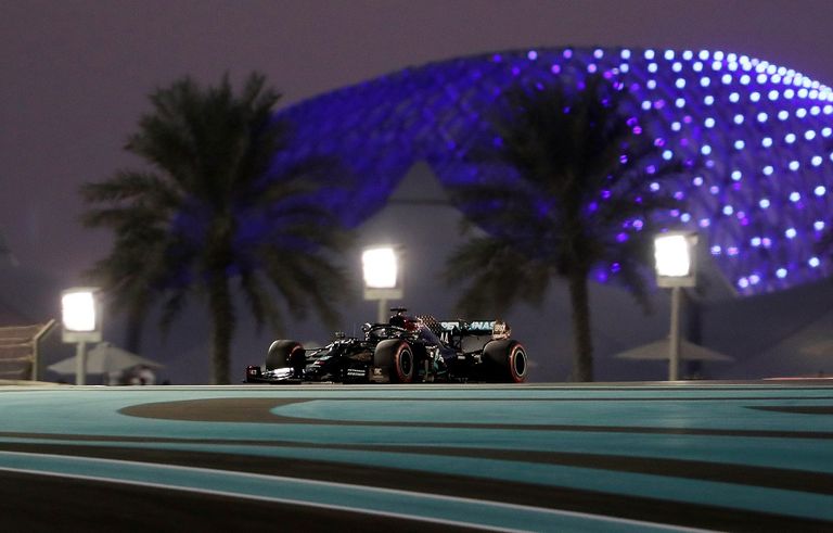 التجارب الحرة لسباق جائزة أبوظبي الكبرى ضمن بطولة العالم للفورمولا 1 للسيارات لويس هاميلتون بطل العالم لـ فورمولا 1