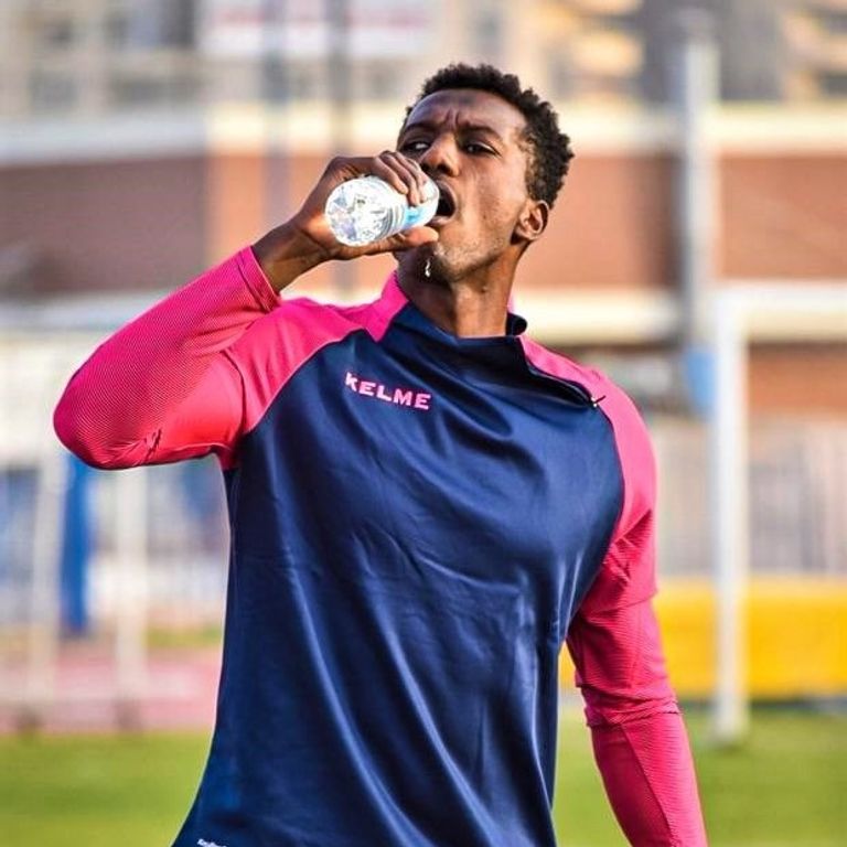 علي غزال لاعب نادي سموحة المصري رمضان صبحي