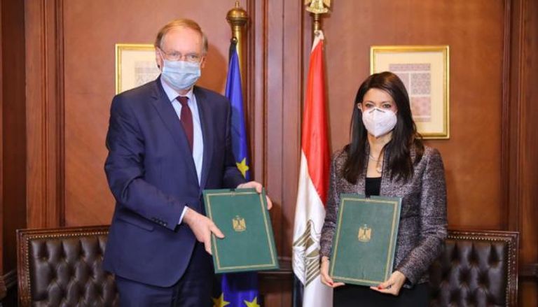 جانب من توقيع تعديل برنامج دعم سياسات قطاع الصحة بين مصر والاتحاد الأوروبي