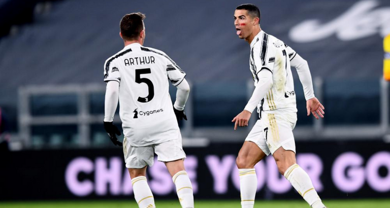 آرثر ميلو مع كريستسانو رونالدو في يوفنتوس كريستيانو رونالدو نجم يوفنتوس