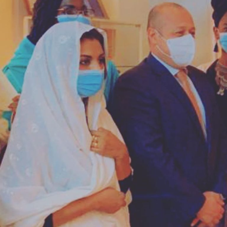 جانب من أحد عروض الأزياء في السودان