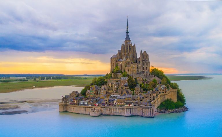 المونت سانت ميشيل Mont Saint-Michel