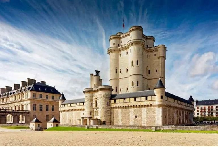 قصر فينسين Chateau de Vincennes
