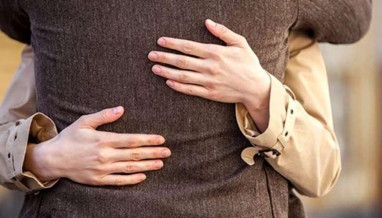 السرقة عن طريق الاحتضان - تعبيرية جانب من مراسم تشييع جثمان باولو روسي