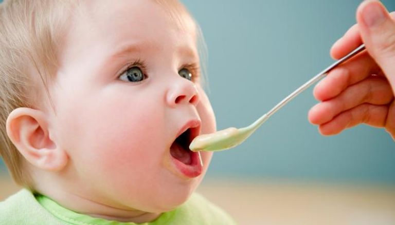 تغذية الأطفال الرضع