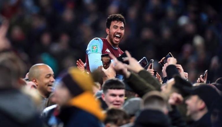 محمود حسن "تريزيجيه" جمهور برشلونة يقتحم