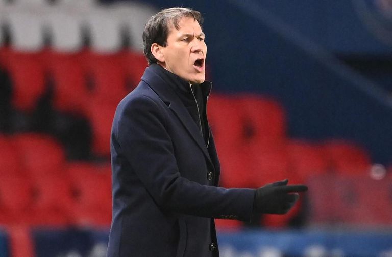 رودي جارسيا مدرب ليون الفرنسي جمال بلعمري مدافع ليون الفرنسي