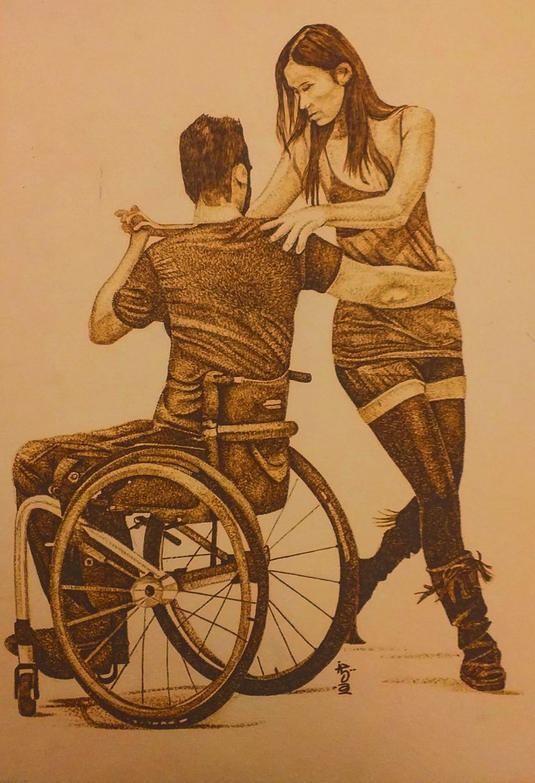 الفنان ناجي نصر يوظف خطوط النار لتشكيل لوحاته