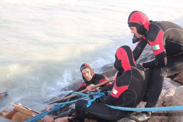 عمليات البحث عن المفقودين في غرق سفينة الصيد بسواحل الجزائر عمليات البحث عن المفقودين