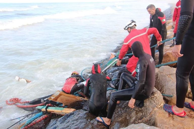 عمليات البحث عن المفقودين في غرق سفينة الصيد بسواحل الجزائر عمليات البحث عن المفقودين