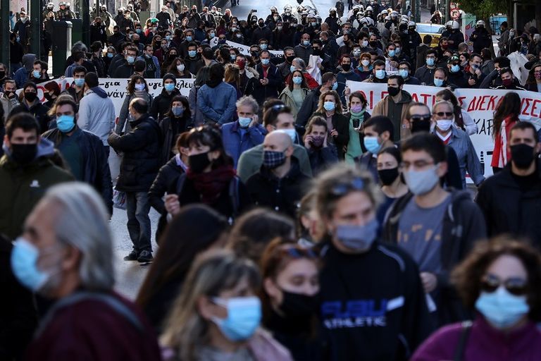 الأسورة الذكية من شركة أورا الفنلندية التي تقيس درجة الحرارة باستمرار 