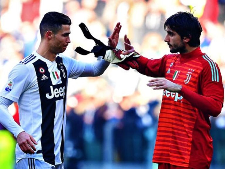 كريستيانو رونالدو وماتيا بيرين كريستيانو رونالدو مع بيرين