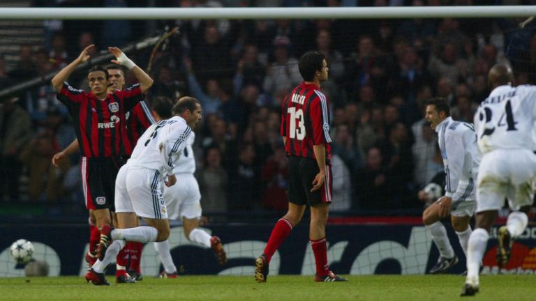 حسرة ليفركوزن في  نهائي أبطال أوروبا 2002 باير ليفركوزن وصيف أوروبا 2002