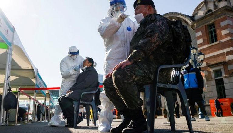 جندي كوري جنوبي يخضع لاختبار فيروس كورونا