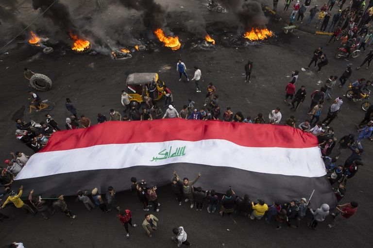 متظاهرون في بغداد يطالبون بمحاربة الفساد - أرشيفية