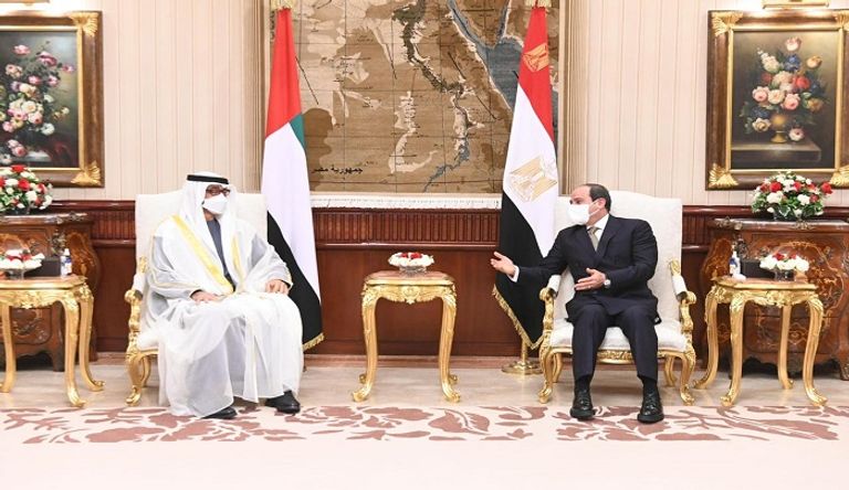 السيسي يرحب بالشيخ محمد بن زايد آل نهيان بالقاهرة
