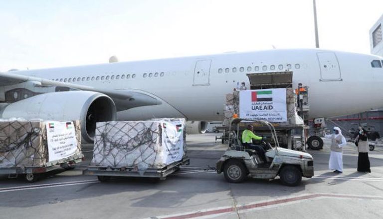 طائرة المساعدات الإماراتية إلى قطاع غزة
