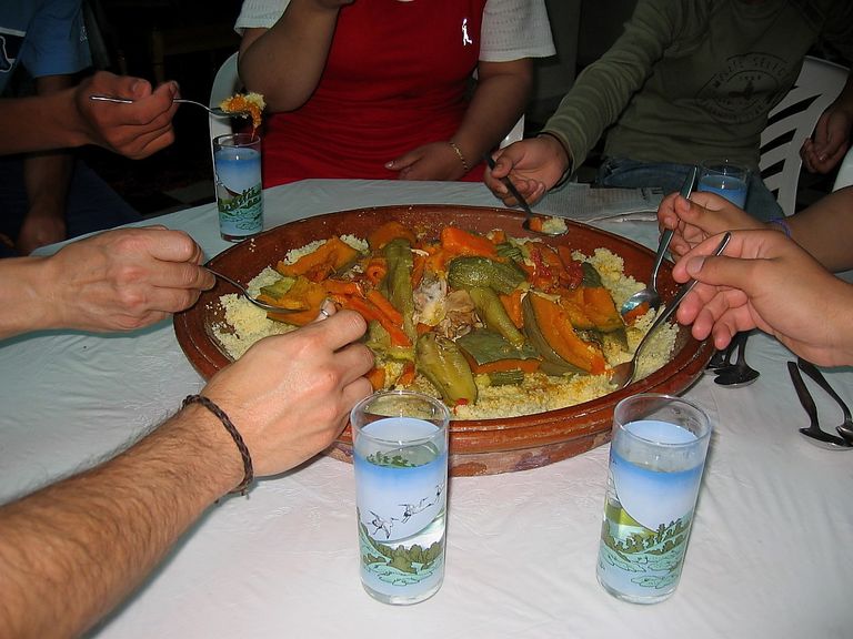 طبق الكسكسي التقليدي الجزائري طبق الكسكسي يصنف ضمن التراث العالمي من قبل اليونسكو