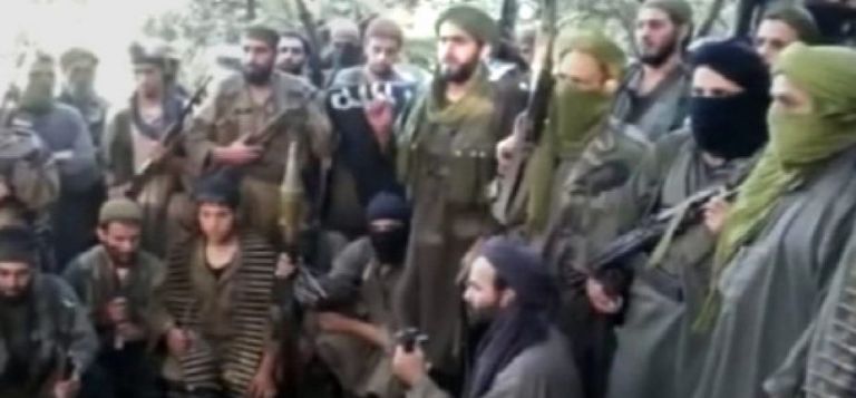 إرهابيون من الجماعة السلفية للدعوة والقتال سابقا بالجزائر مقر وزارة الدفاع الجزائرية - أرشيفية