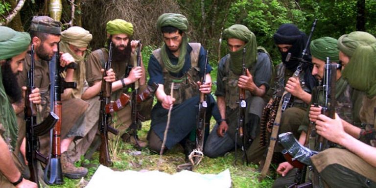 الإرهابي عبد المالك درودكال عندما كان ينشط بالجزائر مقر وزارة الدفاع الجزائرية - أرشيفية