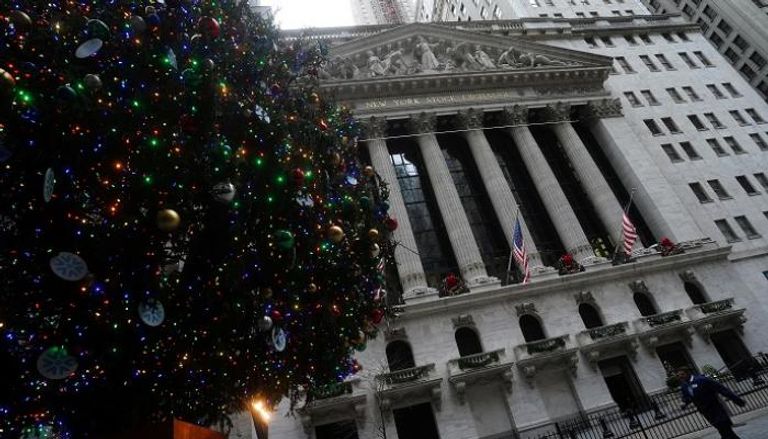 شجرة عيد الميلاد خارج بورصة نيويورك - رويترز 