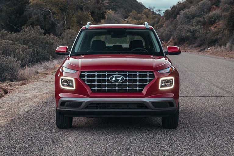 طراز هيونداي venue وطراز مازدا CX-30