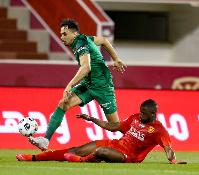 من مواجهة الفجيرة وشباب الأهلي في الدوري الإماراتي