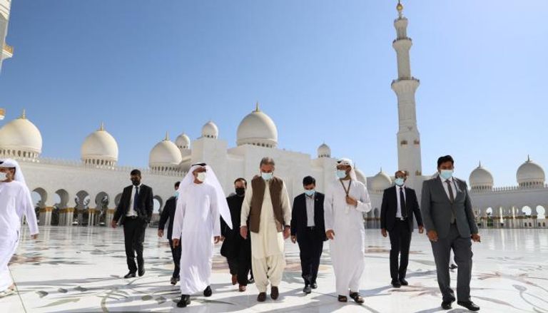 وزير الخارجية الباكستاني يزور جامع الشيخ زايد الكبير