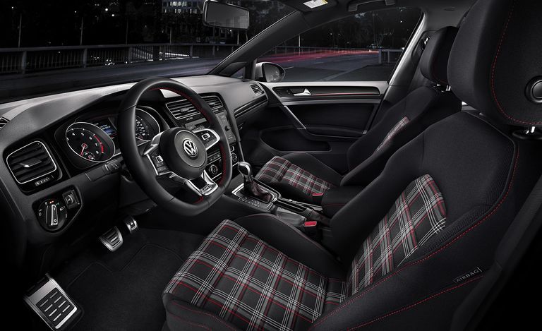 طراز جولف GTI طراز هيونداي فيلوستر N و طراز فولكسفاجن جولف GTI