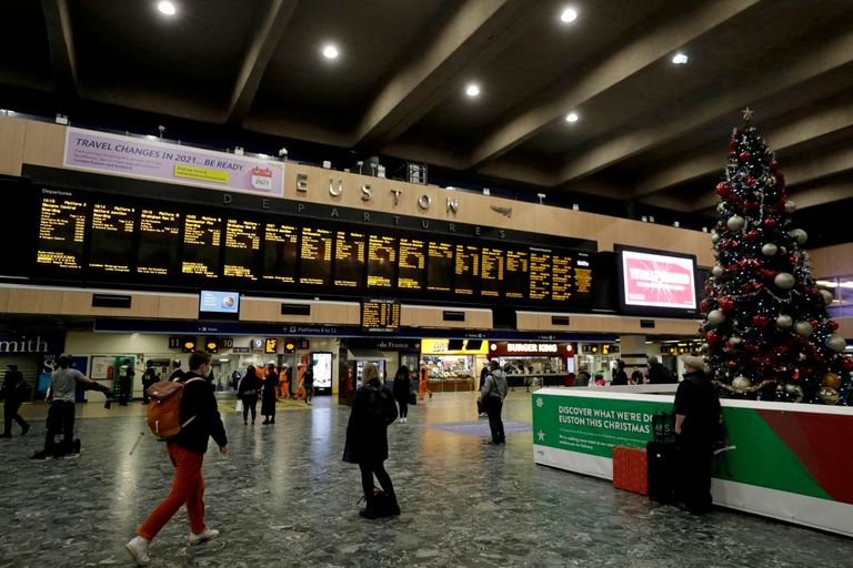 بعض الدول حظرت دخول القادمين من بريطانيا خوفا من السلالة الجديدة