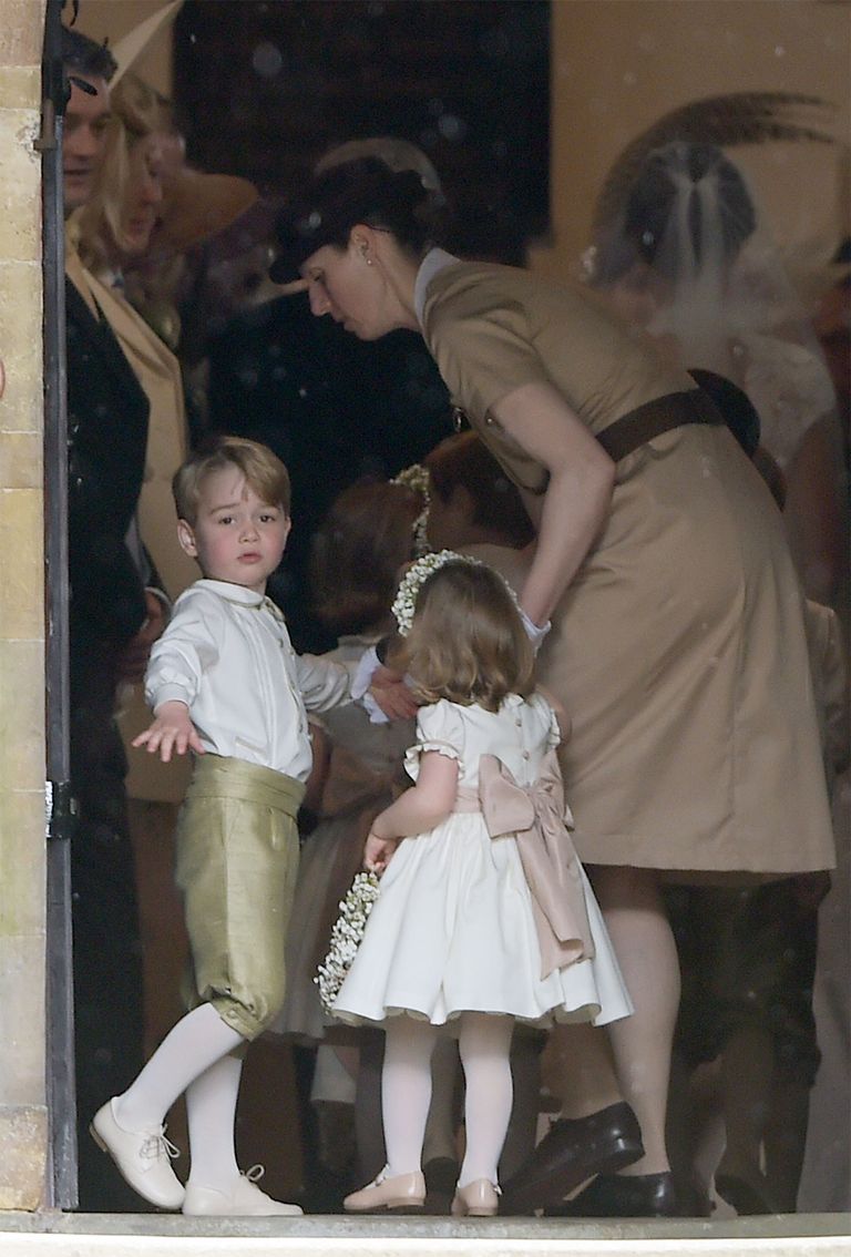 المربية ماريا بورالو، ترعى جورج وشارلوت ولويس، أبناء الأمير ويليام وكيت ميدلتون دوقا كامبريدج مع أبنائها الـ3