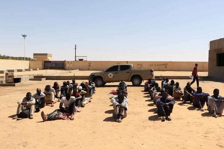 سيارات تهريب في قبضة الجيش الليبي