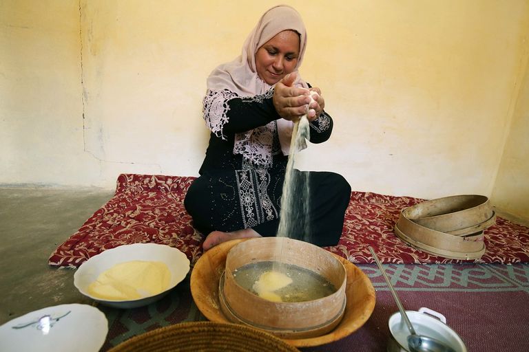 طريقة فتل الكسكسي في الجزائر