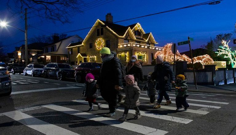 منزل مزين بأنوار الميلاد في حي دايكر هايتس