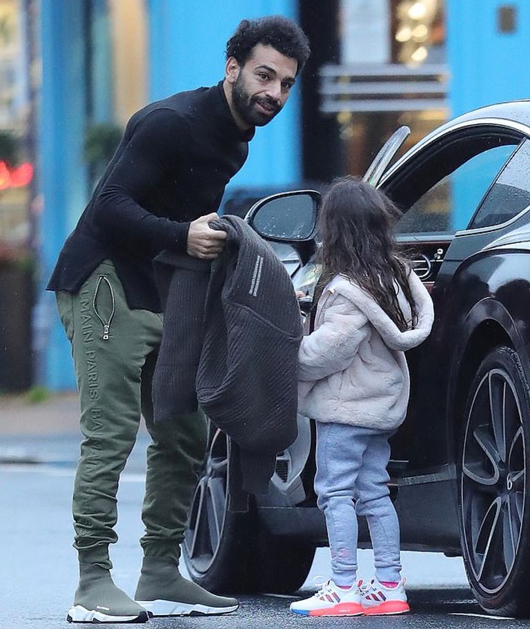 محمد صلاح وابنته مكة محمد صلاح وابنته مكة