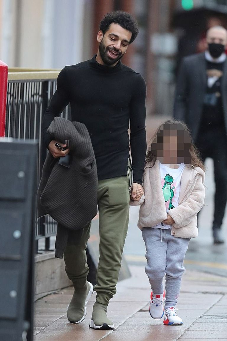 محمد صلاح وابنته مكة محمد صلاح وابنته مكة