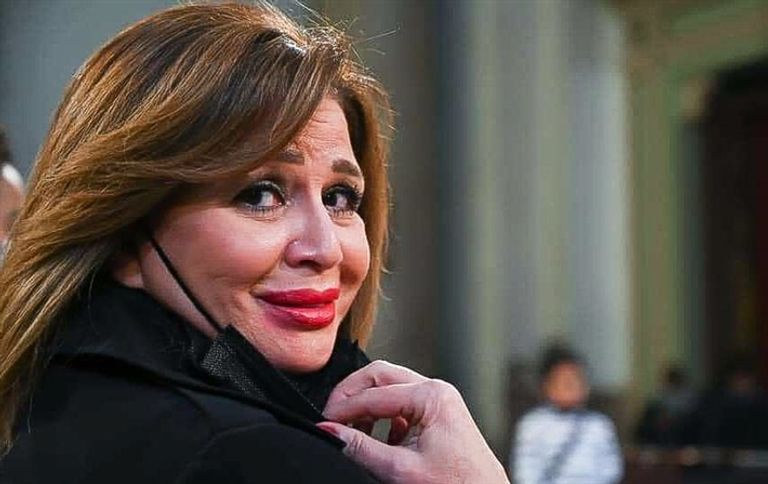 الفنانة المصرية، إلهام شاهين، ترتدي الكمامة، في احتفالية الكريسماس بكنيسة سان جوزيف بالعاصمة المصرية القاهرة. الفنانة ليلى علوي، ترتدي الكمامة في احتفالية الكريسماس بكنيسة سان جوزيف بالعاصمة المصرية القاهرة.