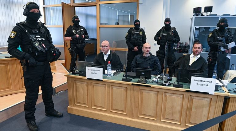 مرتكب الهجوم خلال المحاكمة