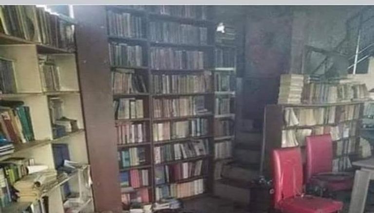 المكتبة الدينية في حجة قبل تدميرها من جانب مليشيا الحوثي الإرهابية