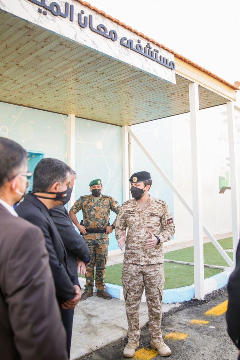 ولي العهد الأردني يفتتح المستشفى الميداني في معان