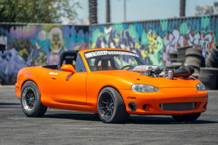 مازدا "MX-5 Miatas"