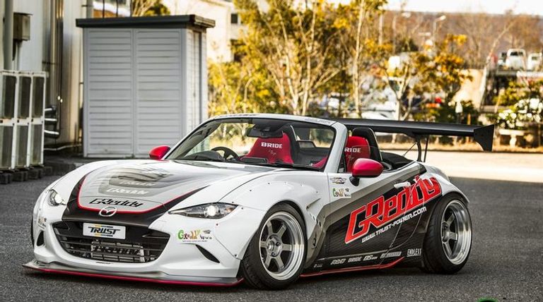 مازدا "MX-5 Miatas"