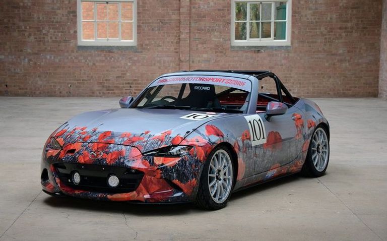 مازدا "MX-5 Miatas"