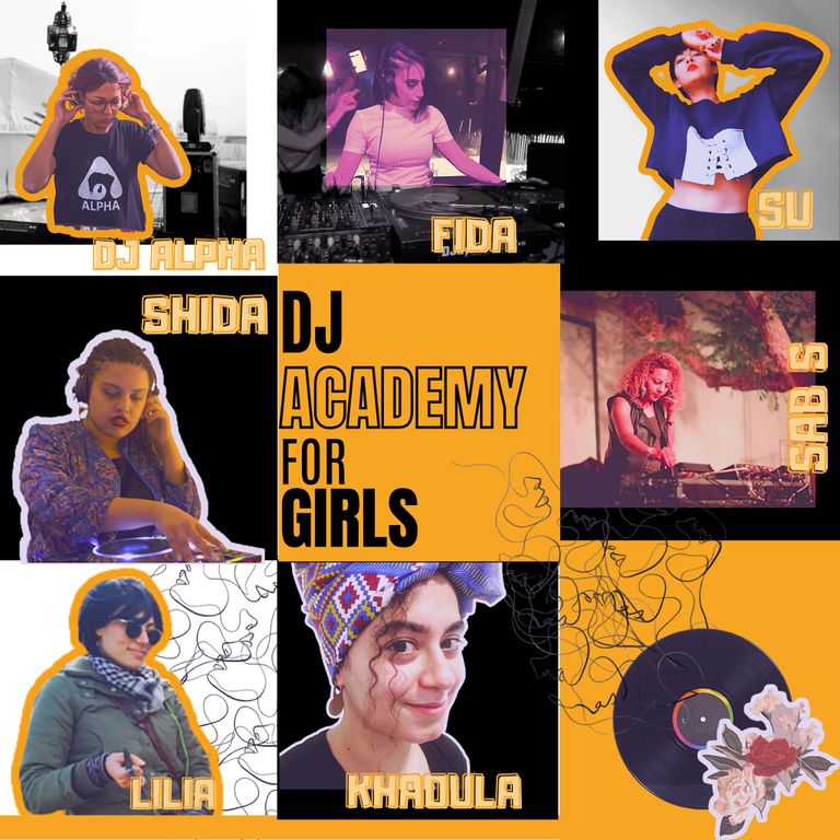 تونسيات خلال التدريب على تشغيل الـ"دي جي"